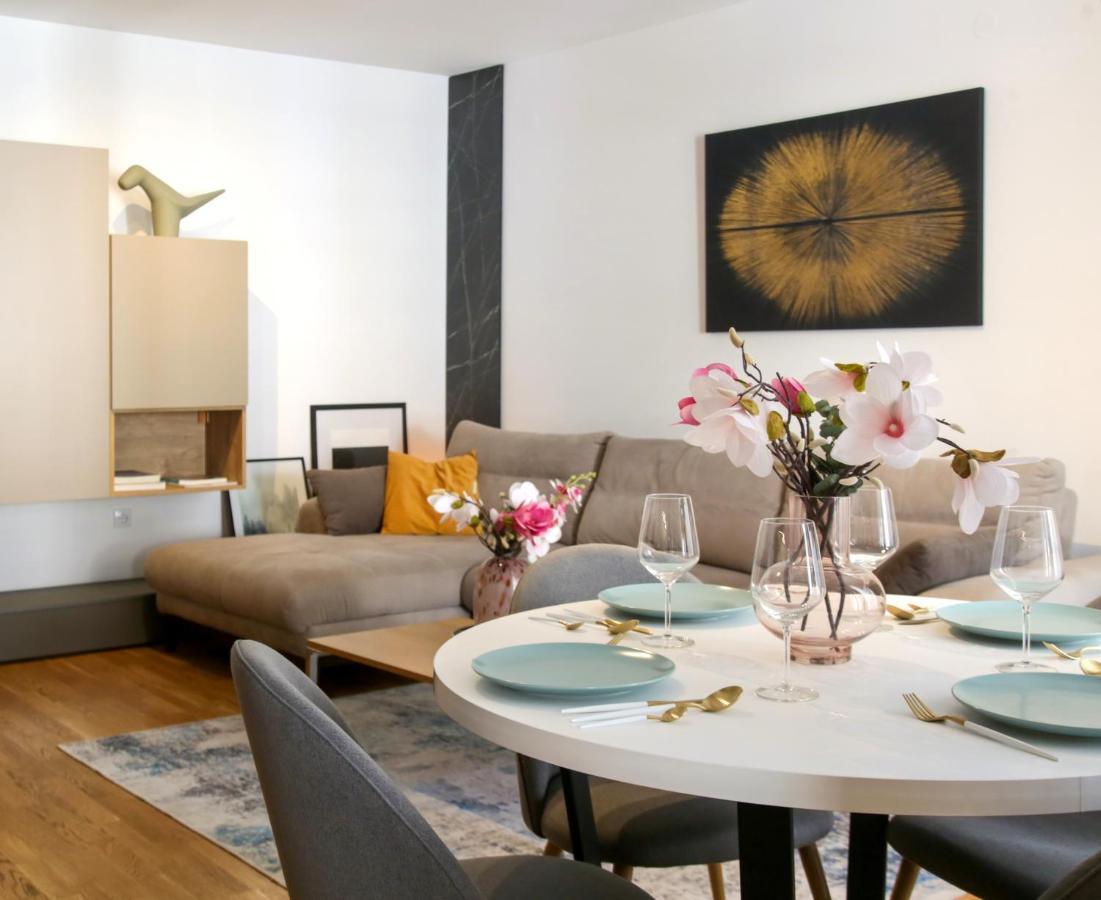Supernova Deluxe Residence Novi Sad Buitenkant foto