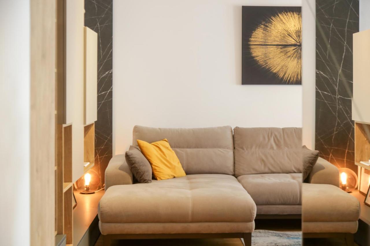 Supernova Deluxe Residence Novi Sad Buitenkant foto