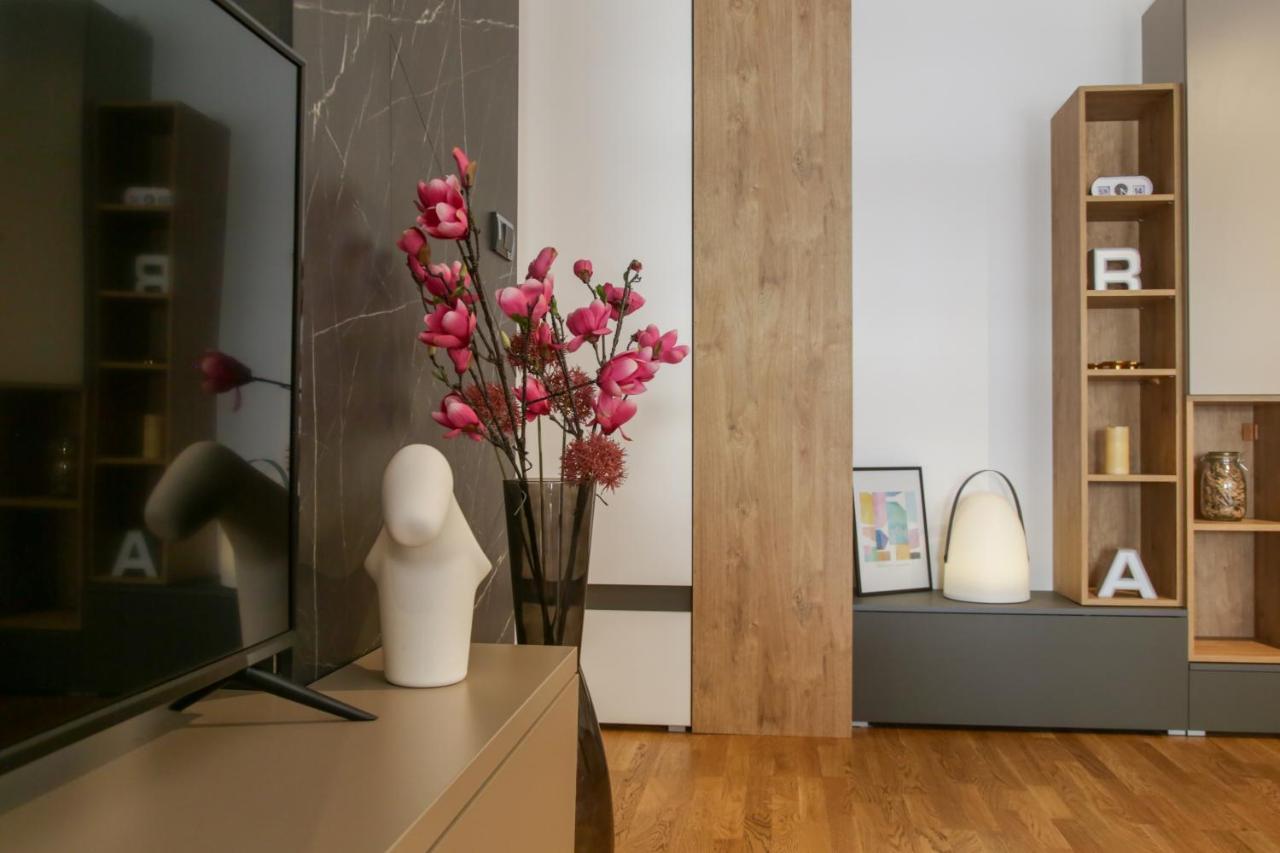 Supernova Deluxe Residence Novi Sad Buitenkant foto